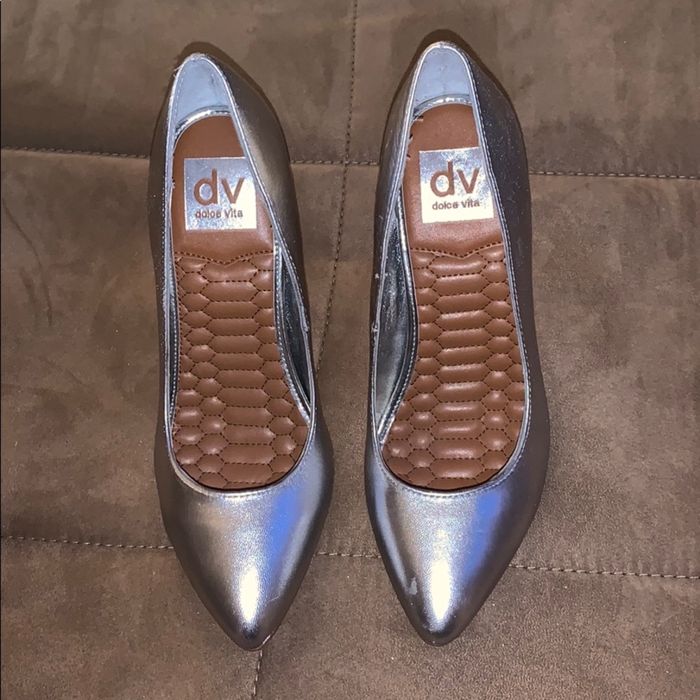 Dolce Vita Heel in Shiny Metallic Silver